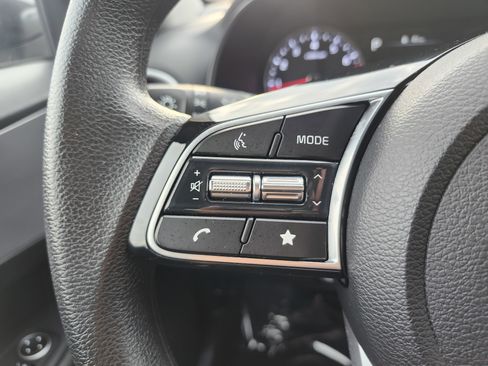 Used 2022 Kia Forte LXS image 31