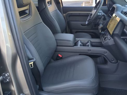 New 2026 Land Rover Defender 110 OCTA image 24