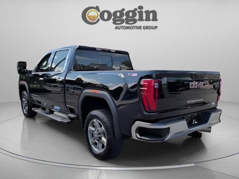 Used 2025 GMC Sierra 2500 SLT w/ SLT Premium Package image 10