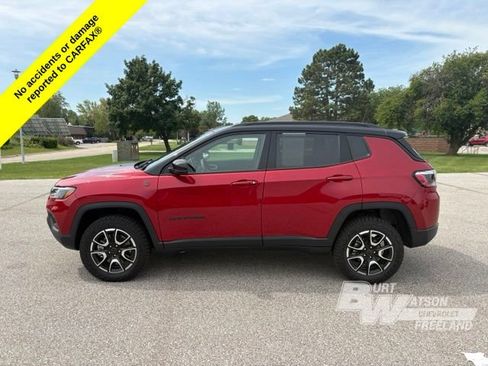 Used 2026 Jeep Compass Trailhawk w/ Sun, Sound & Navigation Group AWD/4WD image 3