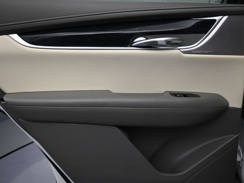 Used 2023 Cadillac XT6 Premium Luxury image 18