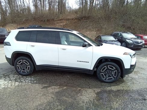 New 2026 Jeep Cherokee Laredo image 3