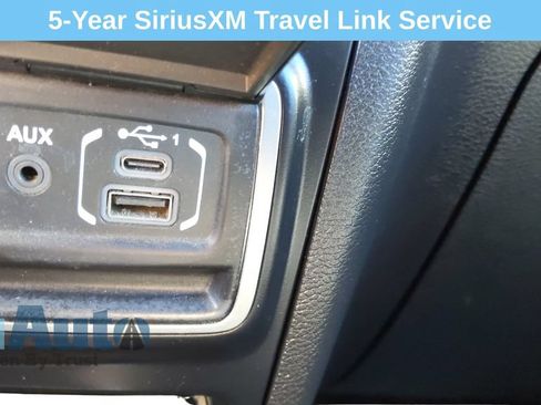 Used 2020 Jeep Wrangler Unlimited Sahara AWD/4WD image 33