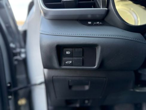 Used 2023 Toyota Highlander LE image 14