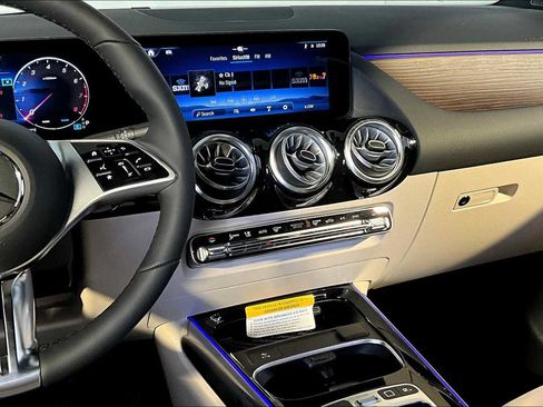New 2026 Mercedes-Benz GLA 250 4MATIC image 8