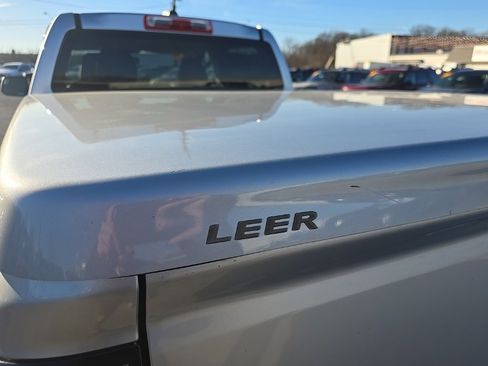 Used 2015 GMC Canyon SLT image 15