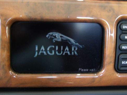 Used 2001 Jaguar XK8 Convertible RWD image 43