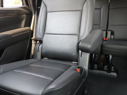 Used 2021 Chevrolet Tahoe Z71 w/ Z71 Off-Road Package AWD/4WD image 10