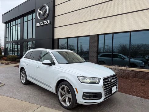 Used 2019 Audi Q7 3.0T Prestige w/ Prestige Package image 1