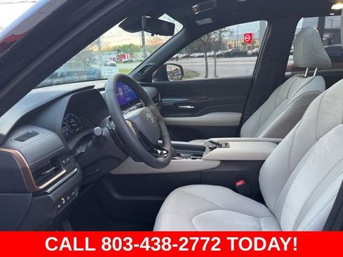 Used 2025 Toyota Grand Highlander AWD Hybrid image 7