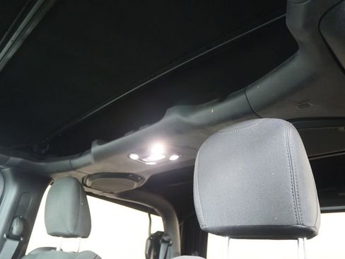 Used 2020 Jeep Wrangler Sport image 12