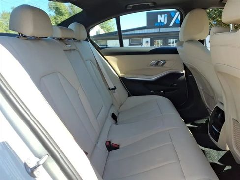 Used 2021 BMW 330i xDrive Sedan w/ Convenience Package image 11