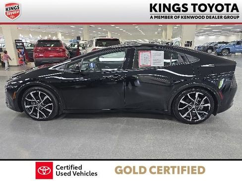 Certified 2024 Toyota Prius Prime Premium w/ Advanced Technology Package FWD image 4