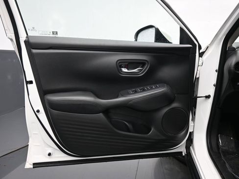 Certified 2025 Honda HR-V LX image 30