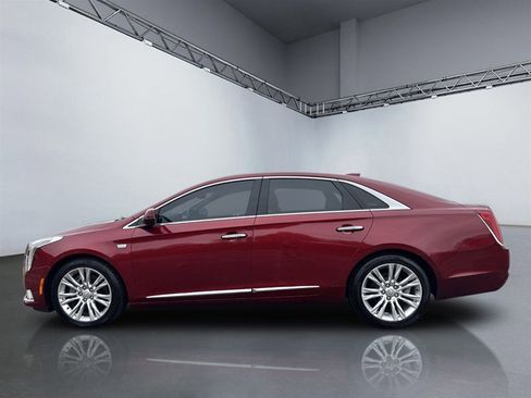 Used 2019 Cadillac XTS Luxury image 2