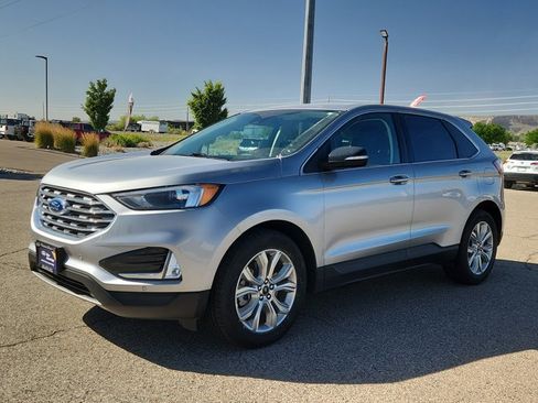 Certified 2024 Ford Edge Titanium image 5