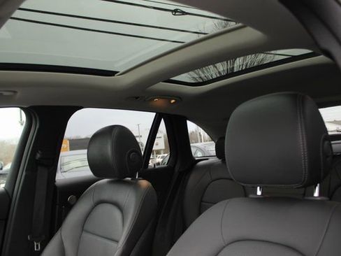 Used 2021 Mercedes-Benz GLC 300 4MATIC image 23