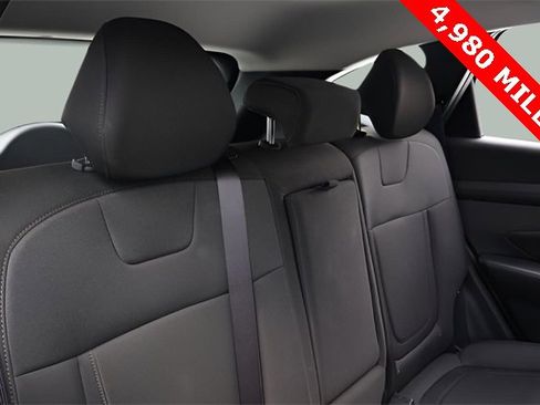 Used 2025 Hyundai Tucson SE image 17