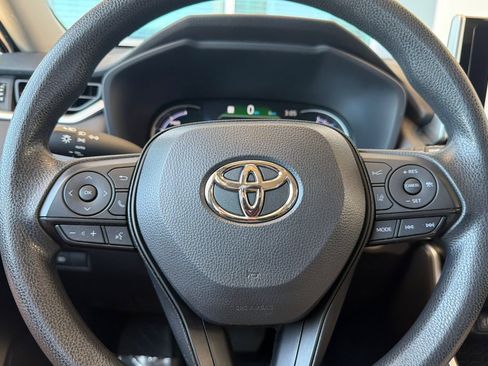 Used 2025 Toyota RAV4 XLE AWD/4WD image 26