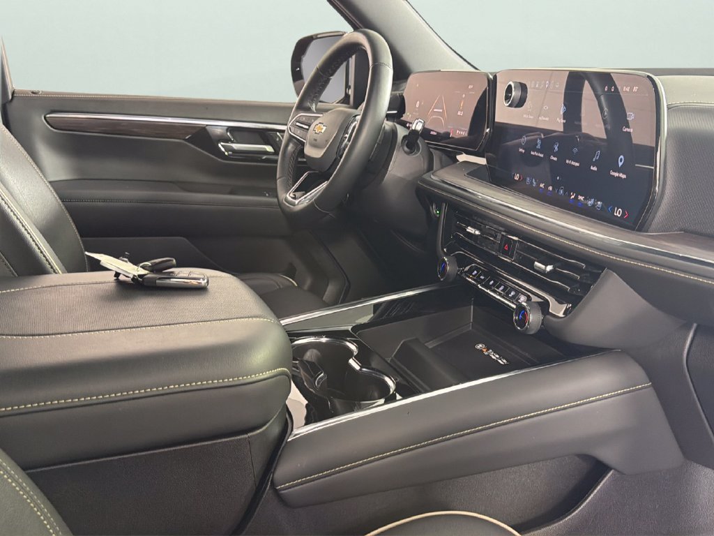 Certified 2025 Chevrolet Suburban Premier RWD image 39