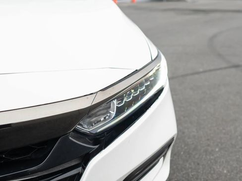 Used 2019 Honda Accord Sport image 10