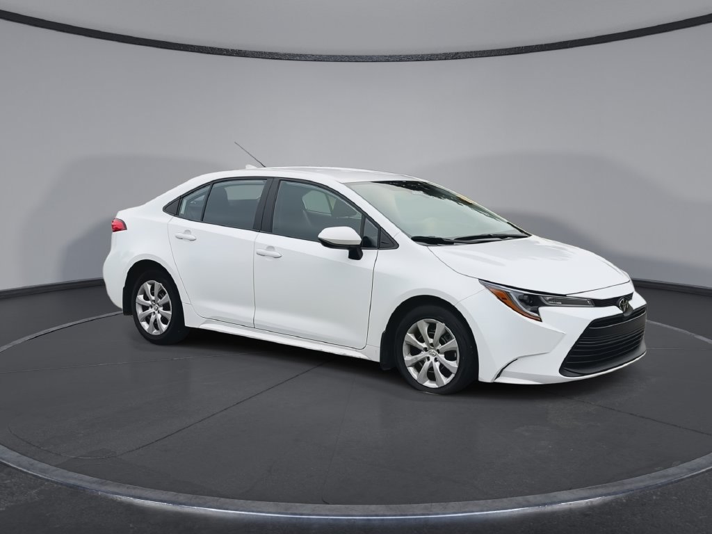 Used 2026 Toyota Corolla LE FWD image 2
