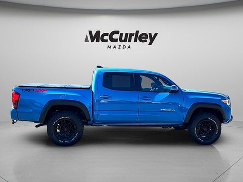 Used 2019 Toyota Tacoma TRD Off-Road w/ TRD Premium Off Road Package AWD/4WD image 8