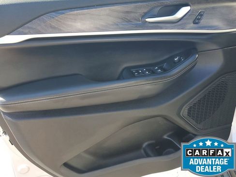 Used 2025 Jeep Grand Cherokee Limited image 44