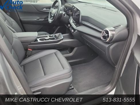 Used 2026 Chevrolet Equinox LT w/ Convenience Package II FWD image 32