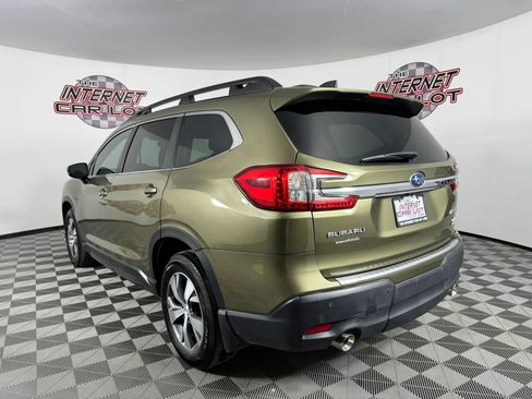 Used 2024 Subaru Ascent Premium w/ Convenience Package image 5