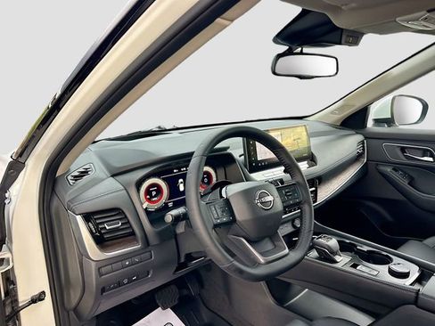 Used 2026 Nissan Rogue Platinum w/ Tech Package AWD/4WD image 6