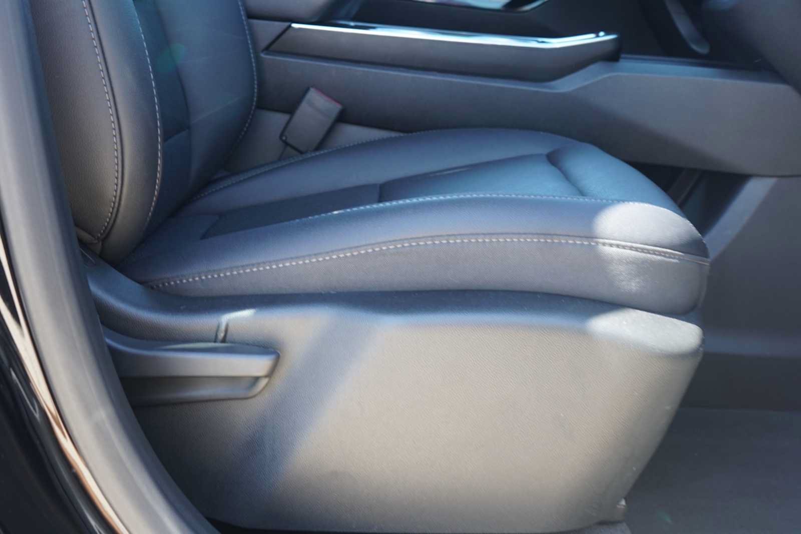 Used 2025 Chevrolet Equinox LT w/ Convenience Package II FWD image 25