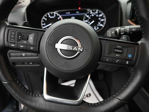 Used 2023 Nissan Rogue SL AWD/4WD image 11