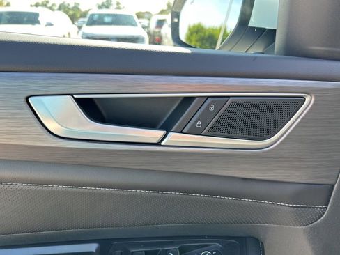 New 2026 Volkswagen Atlas Cross Sport SE FWD image 18