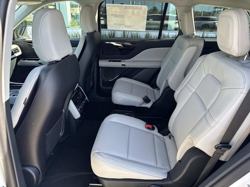 New 2026 Lincoln Aviator 2WD image 16