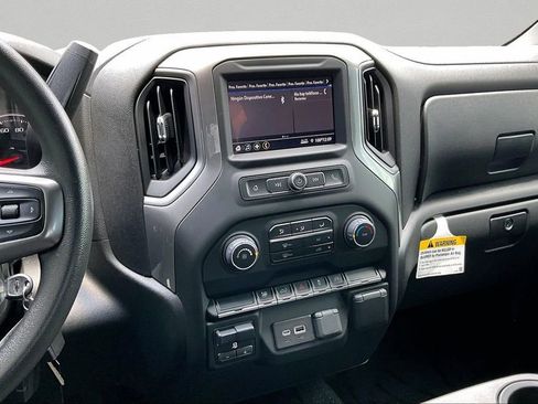 Used 2022 Chevrolet Silverado 2500 Custom w/ Custom Convenience Package AWD/4WD image 11