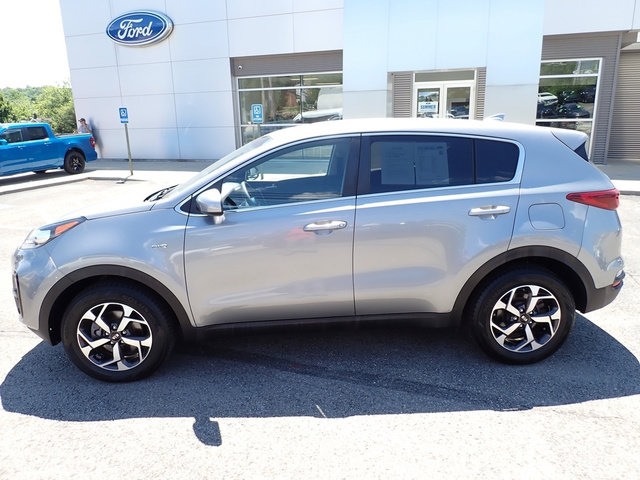 Used 2020 Kia Sportage LX AWD/4WD image 2
