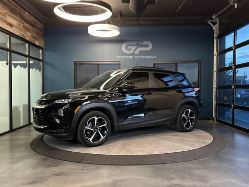 Used 2021 Chevrolet TrailBlazer RS w/ Sun and Liftgate Package FWD image 7