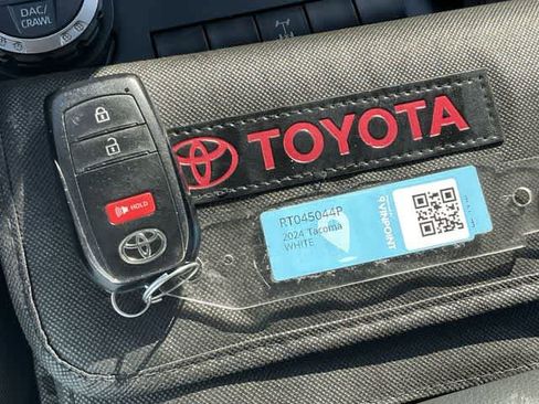 Used 2024 Toyota Tacoma 4x4 Double Cab image 28
