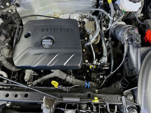 Used 2023 Chevrolet TrailBlazer LT w/ Convenience Package FWD image 9