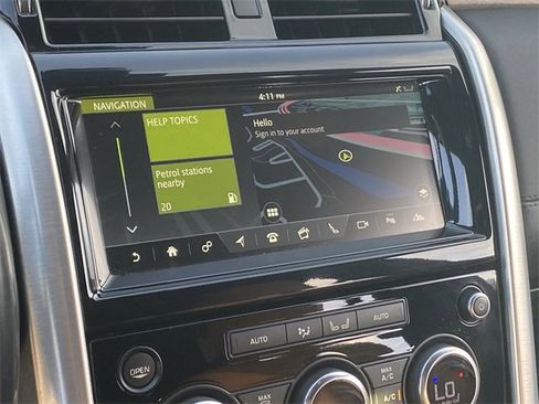 Used 2017 Land Rover Discovery HSE image 13