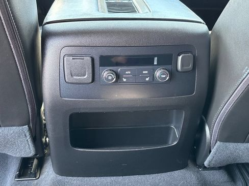 Used 2019 GMC Yukon Denali AWD/4WD image 22