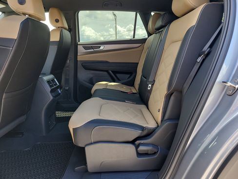 New 2026 Volkswagen Atlas Cross Sport SE FWD image 12