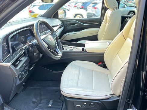 Used 2022 Cadillac Escalade ESV Sport image 9