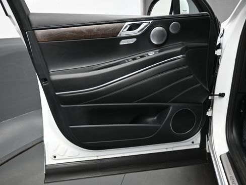 Certified 2025 Genesis GV80 2.5T Advanced image 10
