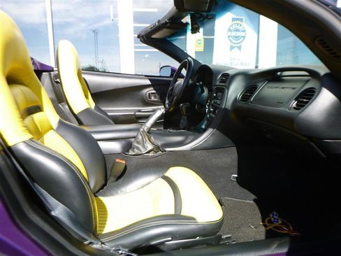 Used 1998 Chevrolet Corvette Convertible w/ Memory Pkg RWD image 14