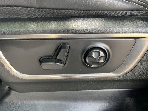 Used 2019 RAM 1500 Limited w/ Advanced Safety Group AWD/4WD image 32