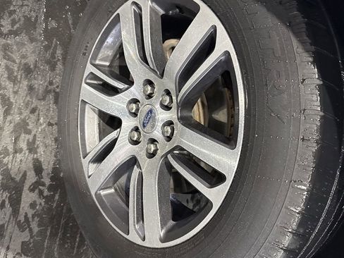 Used 2023 Ford Expedition Limited image 16