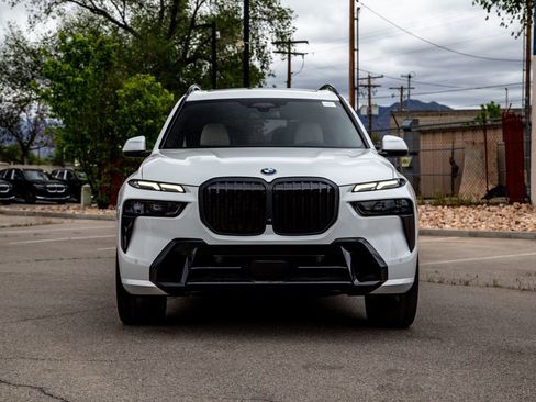 New 2026 BMW X7 xDrive40i w/ Executive Package AWD/4WD image 8