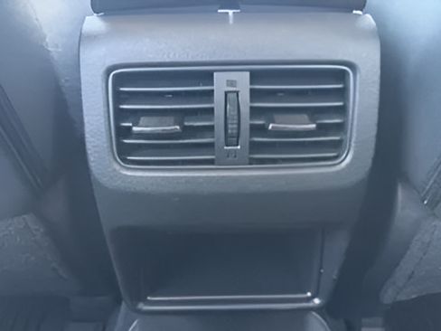 Used 2024 Nissan Rogue S AWD/4WD image 23